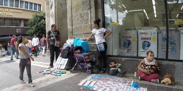 Guadalajara usa "inspectores secretos" contra ambulantes