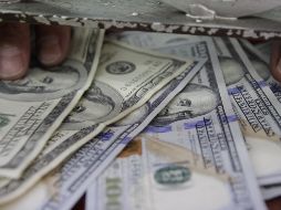 El billete verde se compró en un mínimo de 17.95 pesos en sucursales capitalinas. EL INFORMADOR/ARCHIVO