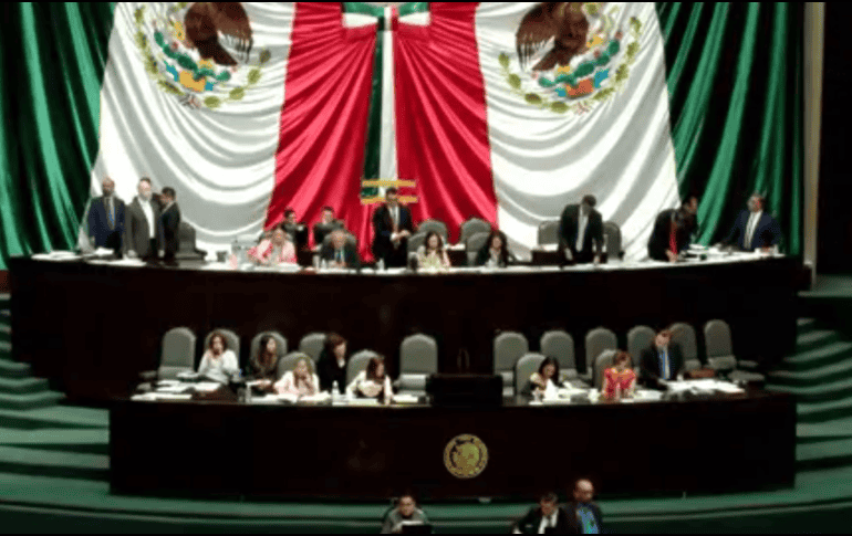 La reforma al Artículo 108 constitucional incluye todo acto de corrupción previsto en el Código Penal como ejercicio ilícito del servicio público. TWITTER / @Mx_Diputados