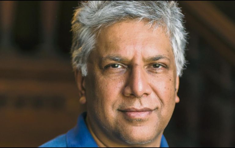 El reconocido poeta arrancará con las sesiones del Salón de la Poesía. ESPECIAL