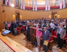 Por último, los 186 nuevos consejeros y sus 137 suplentes, miembros de la comunidad universitaria, rindieron protesta de sus cargos, en los que fungirán durante el periodo 2019-2020. TWITTER/ @udg_oficial