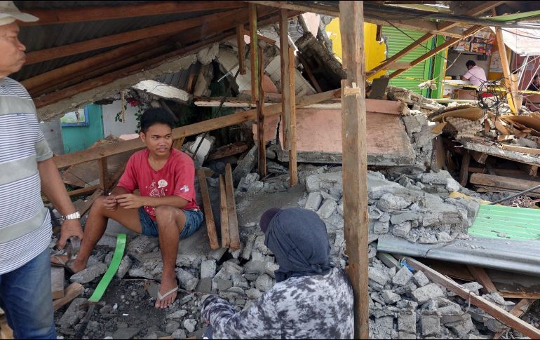 El epicentro del sismo se situó a 25 kilómetros de Tulunam (Cotabato), la misma ciudad donde hace dos semanas se ubicó el centro de otro terremoto de 6.4. EFE / C. Ebrano