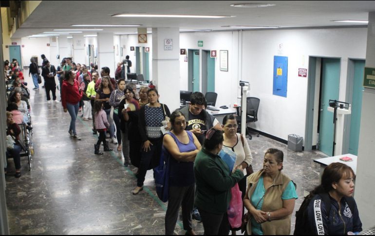 El documento de la Secretaría de Salud Federal sigue colocando a Jalisco en primer lugar por casos de dengue grave (841), muertes ocasionadas por el virus (20) y en casos probables (61 mil 119). EL INFORMADOR/ ARCHIVO