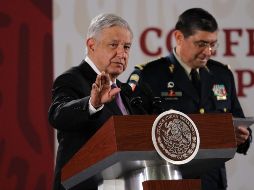 El Presidente Andrés Manuel López Obrador y Luis Cresencio Sandoval, secretario de la Defensa Nacional, durante la conferencia de prensa de este jueves. NTX/G. Granados