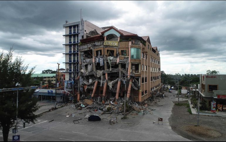 Un edificio dañado por el temblor de  magnitud 6.5 en Kidapawan. AFP/F. Cabrera
