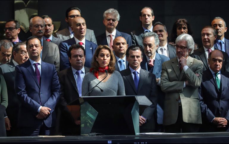 El subsecretario de Hacienda y Crédito Público, Gabriel Yorio, participa en el 125 aniversario de la Bolsa Mexicana de Valores junto a varios invitados. NTX/Q. Blanco