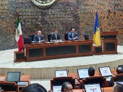 El gobernador Enrique Alfaro asistió a la sesión solemne por el primer año de la Legislatura. También el presidente del Poder Judicial Ricardo Suro, el secretario general de gobierno Enrique Ibarra, Hugo Luna jefe del gabinete estatal, Ismael del Toro alcalde de Guadalajara. EL INFORMADOR/ R. Rivas