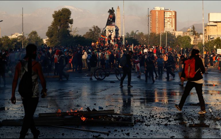 El presidente chileno, Sebastián Piñera, canceló los planes para recibir el evento para enfocarse en restaurar la seguridad en su país. efe / A. Valdés