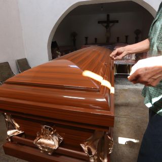 Carece población de planes funerarios