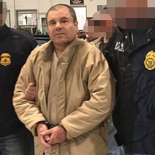 A subasta, seis casas de "El Chapo"; una fue de la mamá de Ovidio