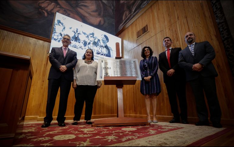 Durante el homenaje, se develó una placa conmemorativa en honor al legado Grodman. EL INFORMADOR/F. Atilano