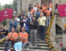 En pleno Día de Muertos y con el Panteón de Belén como escenario, se presentaron a los atletas rankeados que participarán en el Maratón Guadalajara Megacable 2019. EL INFORMADOR / D. Reos