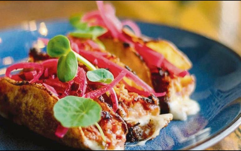 52 kool. Taco de marlín con patita de cerdo en escabeche. CORTESÍA