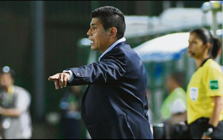 Marco Antonio Ruiz tiene la misión de levantarle el ánimo a sus dirigidos y buscar su lugar en Octavos de Final. IMAGO7