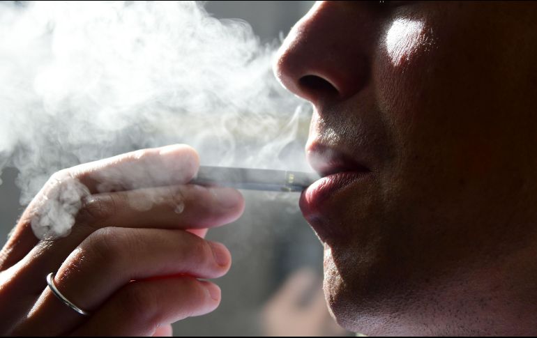 Se calcula que en México hay más de 60 mil muertes por año a causa del tabaquismo. AFP/Archivo