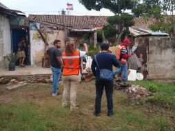 Personal evalúan los daños en las distintas viviendas que resultaron con afectaciones debido al paso del frente frío 8. TWITTER / @PCEstatalVer