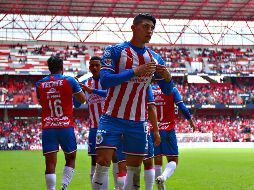 Alan Pulido celebra uno de sus dos goles ante el Toluca. IMAGO7/ A. Suárez