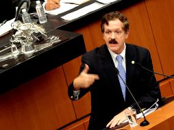 El coordinador de la bancada del PAN opina que la recolección de firmas que están haciendo simpatizantes de Morena es irresponsable e inmaduro. NTX / ARCHIVO