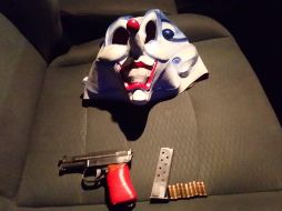 El sujeto fue detenido en calles de la colonia Santa Elena Alcalde, debido a que tenía una máscara de payaso en la mano. ESPECIAL