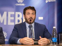 El presidentes de la Conmebol, Alejandro Domínguez, participa este martes en una rueda de prensa en Luque para anunciar el cambio de sede. EFE/N. Aguilar
