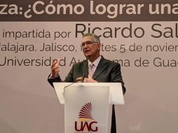 El empresario expone que lo que debe hacerse para que la riqueza fluya es buscar una prosperidad incluyente, en la cual se instituya una política que beneficie a todos los sectores de la sociedad. TWITTER / @gruposalinas