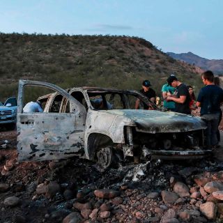 Secretarios de Marina y Ejército acuden a zona del ataque a familia LeBarón