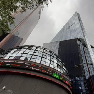 La Bolsa Mexicana abre a la baja ante poca información económica