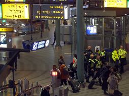 Los servicios de emergencia llegaron al aeródromo, pero no hubo necesidad de atender a ninguna persona. AP/P. Dejong