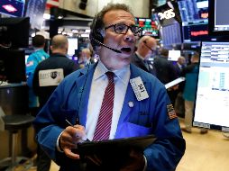 Las pérdidas en los sectores de energía y telecomunicaciones contrarrestaron las ganancias de las empresas del sector salud. AP/R. Drew