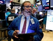 Las pérdidas en los sectores de energía y telecomunicaciones contrarrestaron las ganancias de las empresas del sector salud. AP/R. Drew