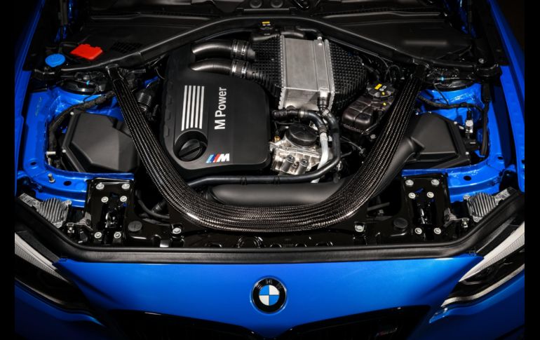 BMW M2 CS y su explosividad en tres pedales