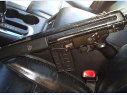 La Policía encontró armas cortas y largas en los vehículos involucrados en el enfrentamiento. EL INFORMADOR/Archivo