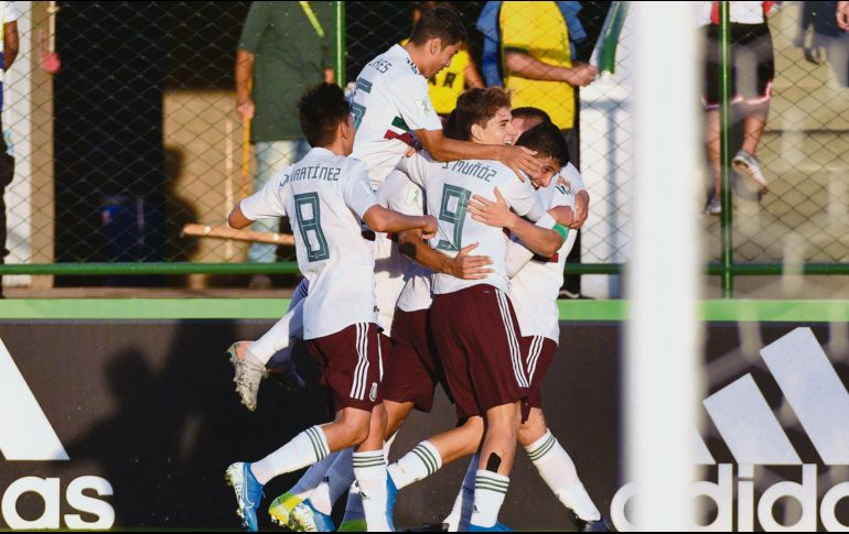 El capitán Eugenio Pizzuto celebra el tanto con el que la Selección azteca abrió el marcador ante los japoneses. @MISELECCIONMX