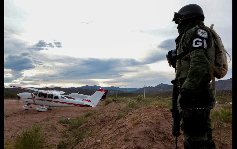 Familiares de Estados Unidos llegaron a Sonora en aeronave. AFP/H. Martínez