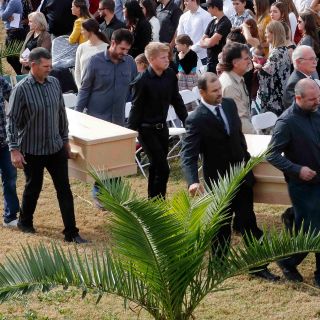 Despiden en Sonora a miembros de familia LeBarón asesinados