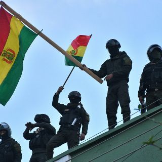 Policías se amotinan contra Evo Morales en Bolivia