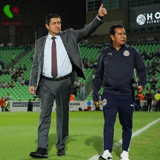 Tena y Chivas se la juegan ante Gallos