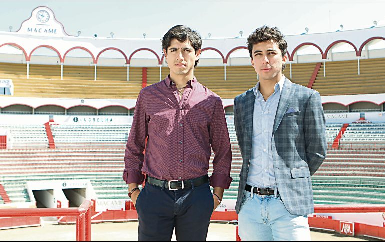Leo Valadez (derecha) comparte cartel esta tarde con Luis David Adame (izquierda) y el rejoneador Diego Ventura. EL INFORMADOR / E. Barrera