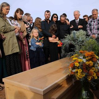 Concluyen funerales de integrantes de familia LeBarón asesinados