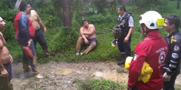 Rescatan a 45 competidores atrapados en r&iacute;os de Tabasco