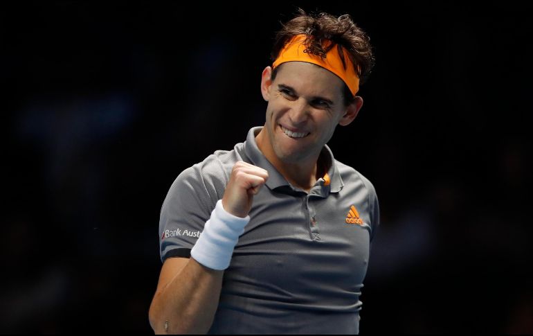 Esta es la primera derrota en pista cubierta de Federer en lo que va de temporada. AP / A. Grant