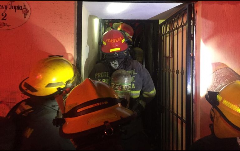 El cuerpo del fallecido está a la espera de ser identificado. CORTESÍA / Protección Civil y Bomberos de Guadalajara