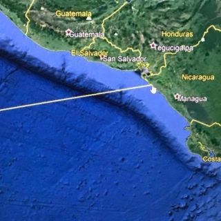 Presidente de El Salvador lanza alerta por posible tsunami