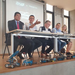 Alistan festival de drones y robots