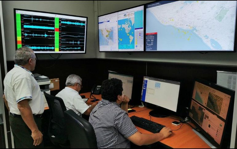Tras la alerta inicial, el Ministerio de Medio Ambiente salvadoreño dijo que técnicos verificaban la información de los mareógrafos y boyas en la cuenca del Pacífico. TWITTER@MedioAmbienteSV