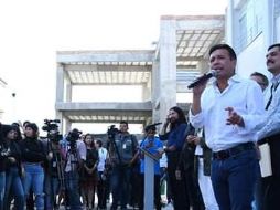 De acuerdo con el alcalde, ha sido informado que en un plazo de aproximadamente ocho meses quedará concluida dicha construcción.