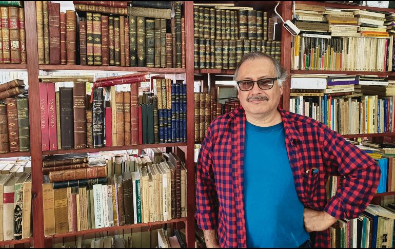 Ernesto Lumbreras se adentra a la época en que López Velarde vivió en Ciudad de México. EL INFORMADOR / J. Pérezbibliote