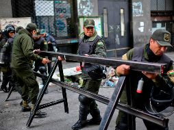 El ministro de Defensa de Bolivia, Javier Zavaleta asegura que los mandos nunca ordenaron el uso de la fuerza militar contra la población. AFP / R. Schemidt