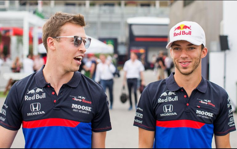 La filial de Red Bull afirma estar ''encantada'' con la decisión después de que ambos pilotos ''hayan demostrado sus capacidades a lo largo de la última temporada''. TWITTER / @ToroRosso