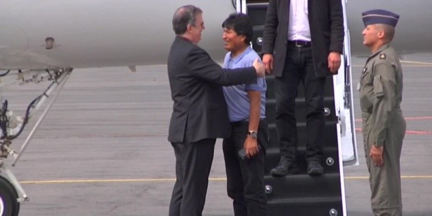 Evo Morales llega a M&eacute;xico como asilado